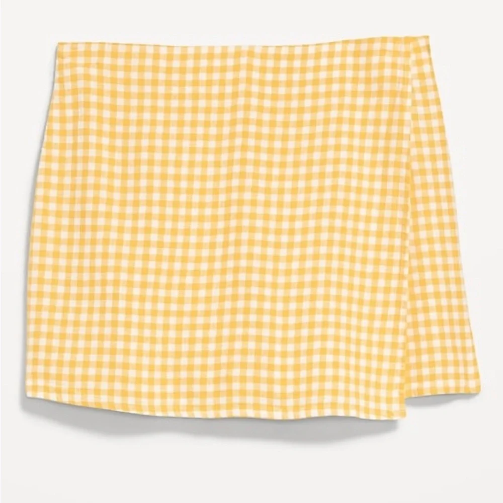 Old Navy High-Waisted Linen-Blend Mini
Wrap Skort - Yellow Gingham - Picture 6 of 8